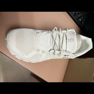 Womens On Cloud Tennis Shoes